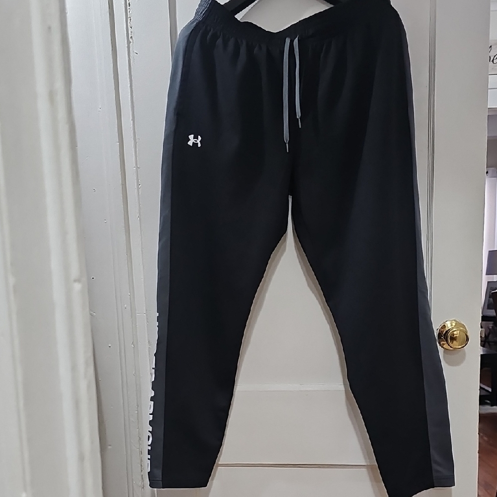 Under Armour Men's Charcoal Joggers